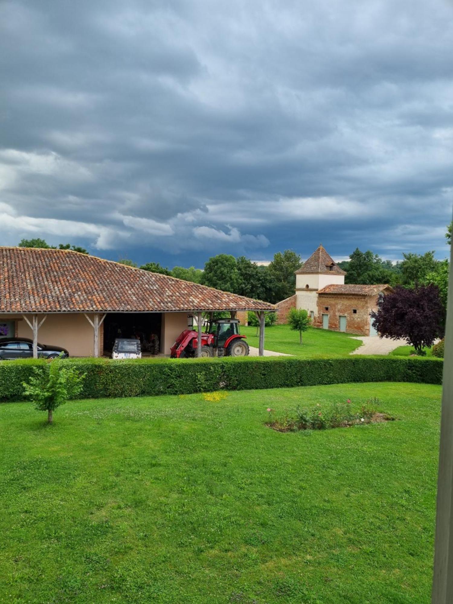 Domaine De Belcayre Bed & Breakfast Montauban Exterior foto