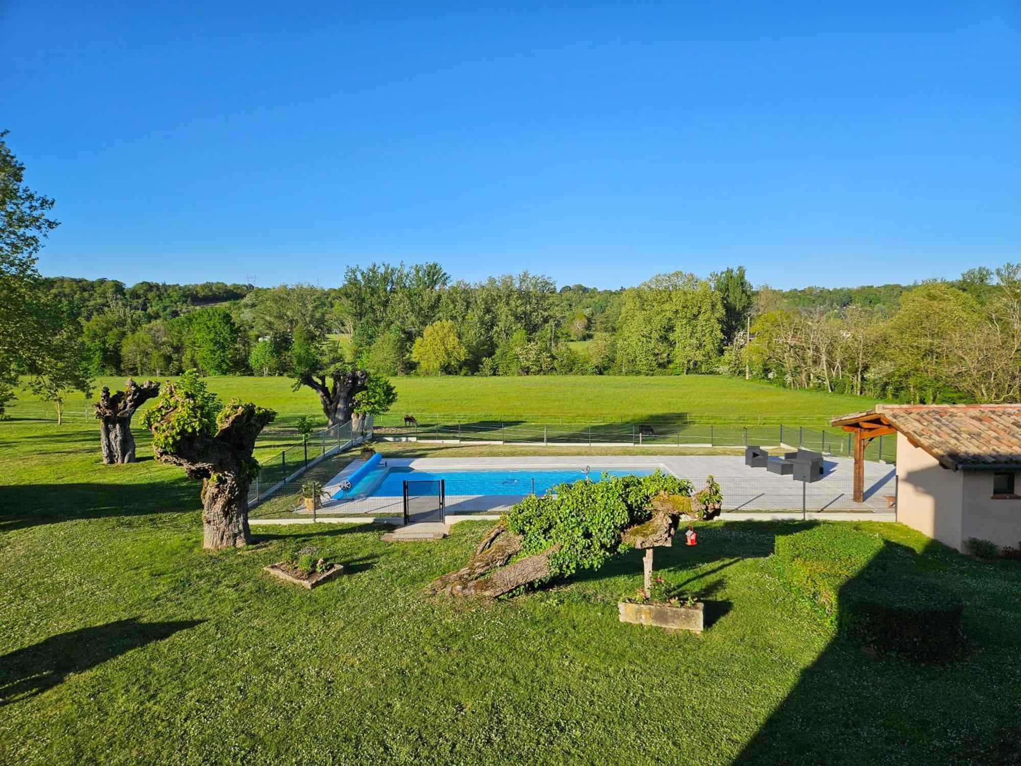 Domaine De Belcayre Bed & Breakfast Montauban Exterior foto